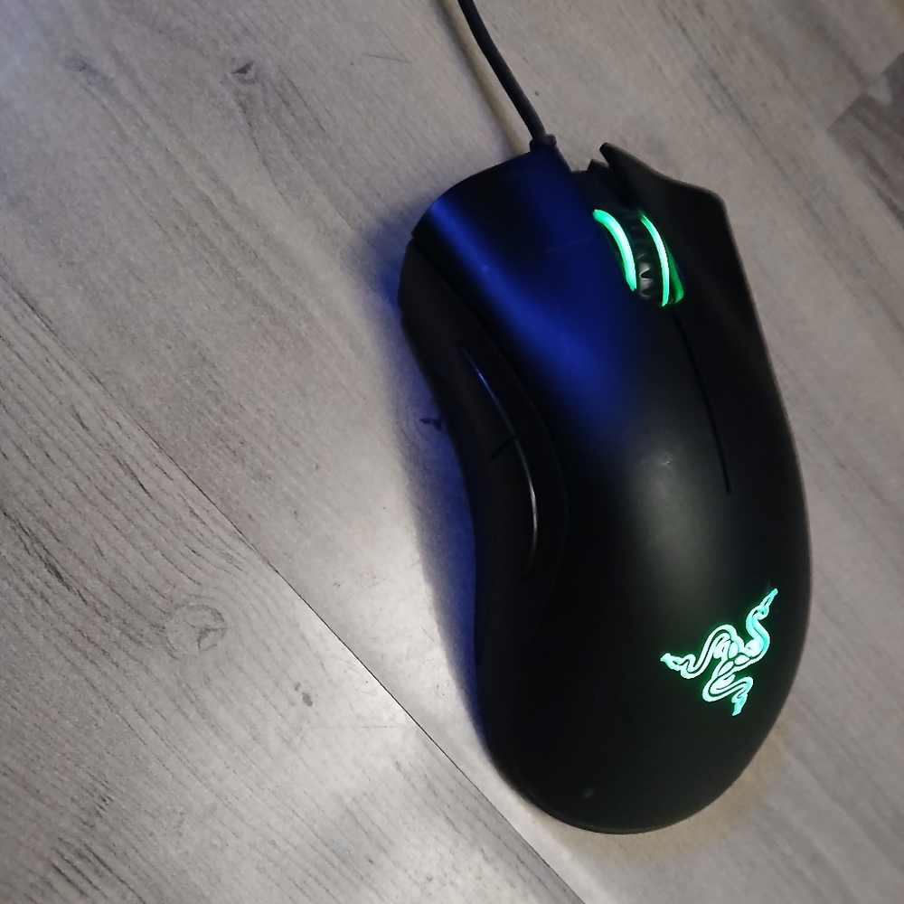 Razor wired mouse
